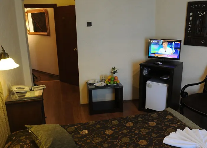 Megara Palace - Old ホテル 3*