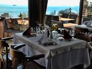 Megara Palace - Old 3*