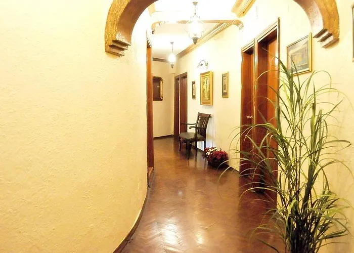 Megara Palace - Old 3*