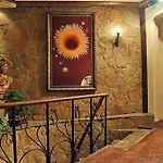 Megara Palace - Old