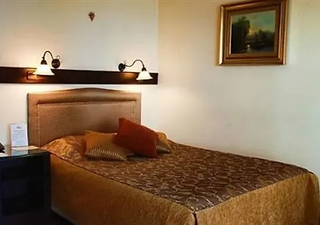 מלון Megara Palace - Old 3*