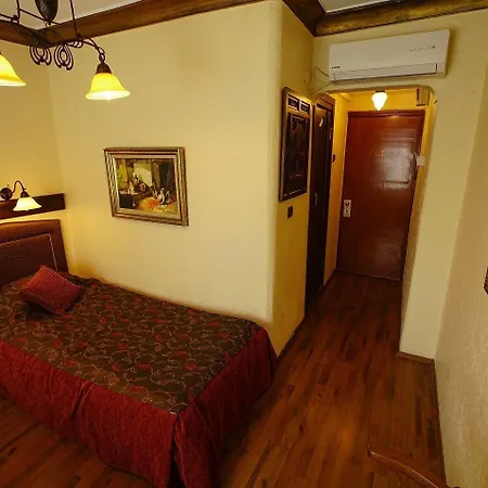 Ξενοδοχείο Megara Palace - Old 3*