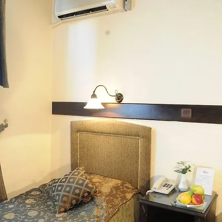 Megara Palace - Old 3*