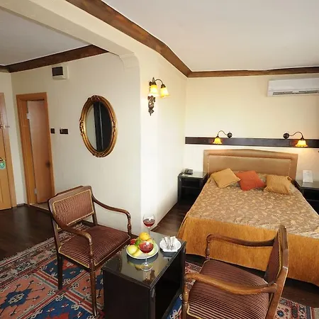 Otel Megara Palace - Old 3*