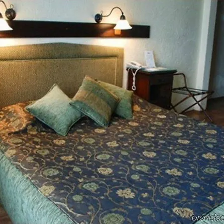 Megara Palace - Old 3*