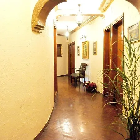 Megara Palace - Old 3*