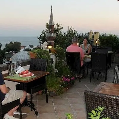 מלון Megara Palace - Old 3*