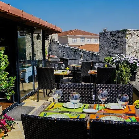 Megara Palace - Old 3*