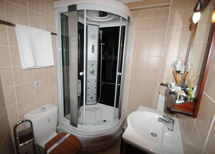 Megara Palace - Old Ξενοδοχείο Κωνσταντινούπολη