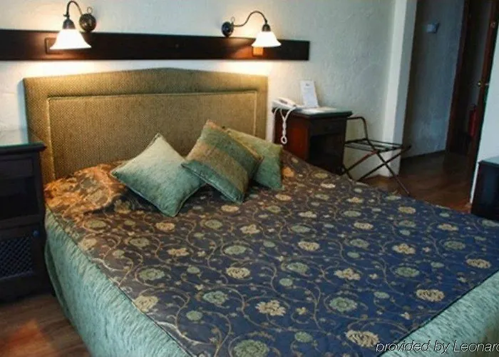 Megara Palace - Old 3*