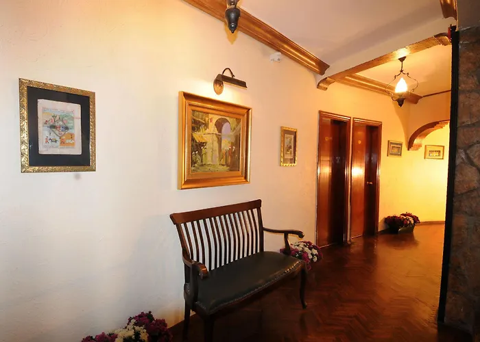 Ξενοδοχείο Megara Palace - Old 3*