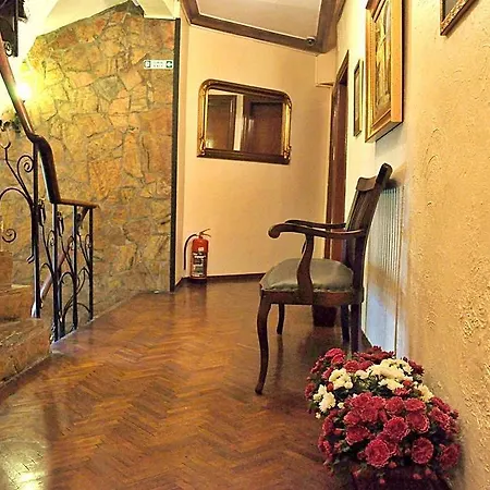 Megara Palace - Old Hotel Istanboel