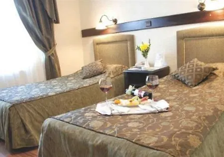 Megara Palace - Old Hotel Istanboel