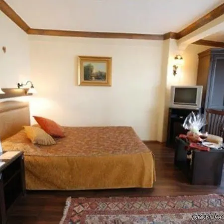 Megara Palace - Old Hotel Istanboel